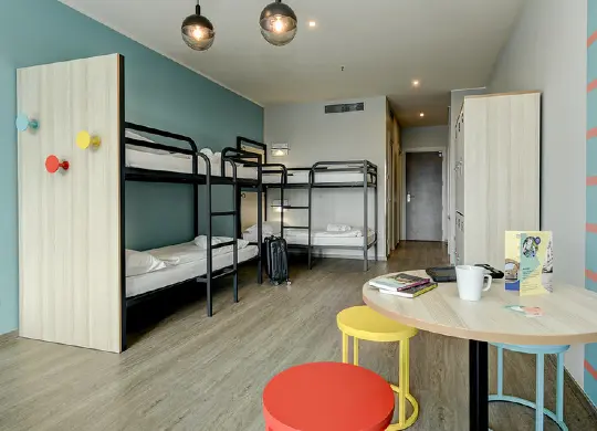 4-Bett-Zimmer im MEININGER Hotel Venezia Mestre in Venedig Auf Klassenfahrt mit HEROLÉ: 4-Bett-Zimmer im MEININGER Hotel Venezia Mestre in Venedig