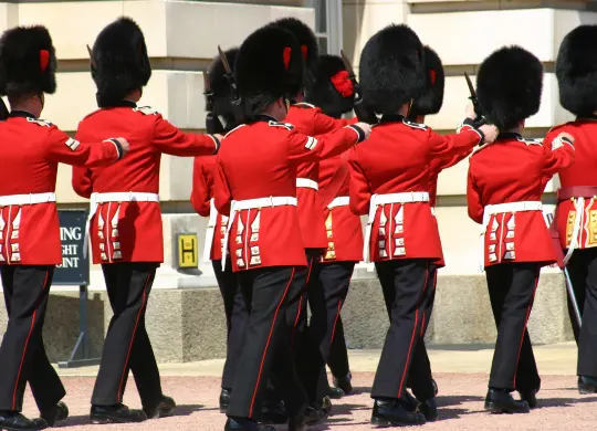 Changing of the Guards in London Auf Klassenfahrt mit HEROLÉ: Changing of the Guards in London.