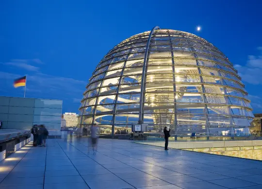 Auf Klassenfahrt mit HEROL&Eacute;: Reichstag in Berlin.