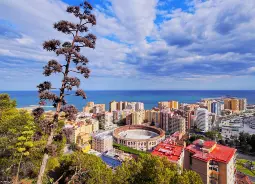 Auf Klassenfahrt mit HEROLÉ: Stierkampfarena La Malagueta in Málaga.