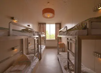 Mehrbettzimmer im Stayokay Hostel in Amsterdam Auf Klassenfahrt mit HEROLÉ: Mehrbettzimmer im Stayokay Hostel in Amsterdam.