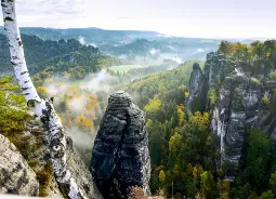 Auf Klassenfahrt mit HEROLÉ: Felsen in der sächsischen Schweiz.