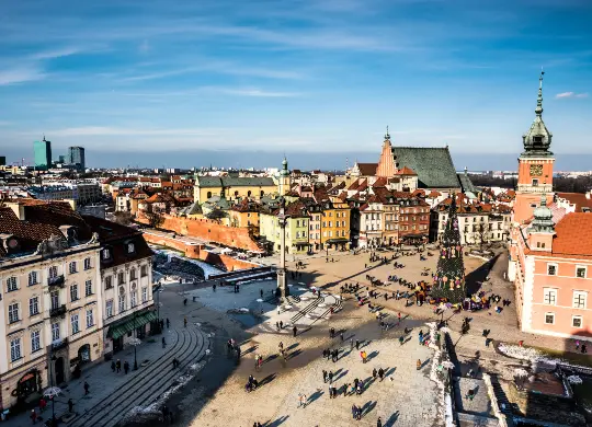 Blick auf die Stadt in Warschau Auf Klassenfahrt mit HEROLÉ: Blick auf Stadt im Winter in Warschau