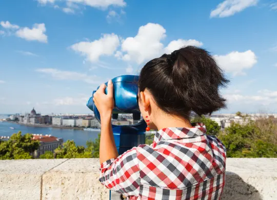 Auf Klassenfahrt mit HEROL&Eacute;: Aussichtplattform in Budapest.