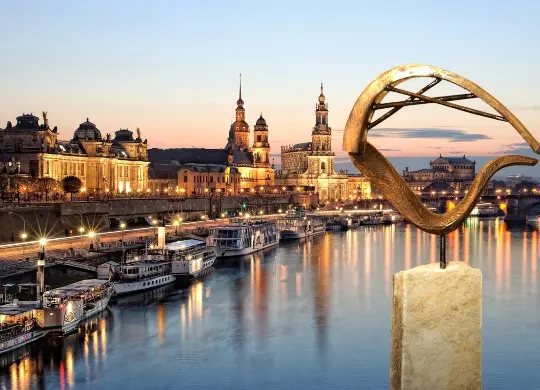 Der Blick auf die historische Altstadt in Dresden Auf Klassenfahrt mit HEROLÉ: Genießen Sie den einzigartigen Blick auf die historische Altstadt in Dresden