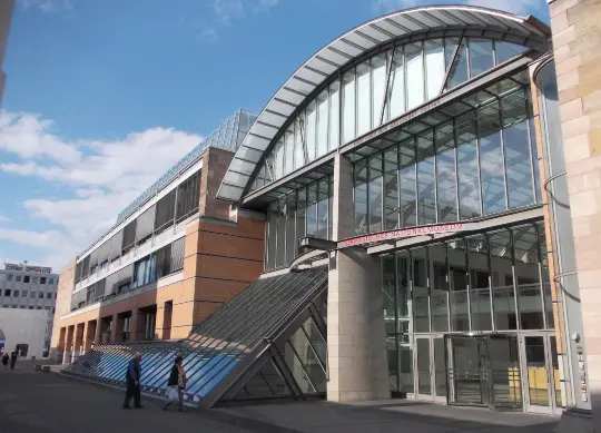 Auf Klassenfahrt mit HEROL&Eacute;: Germanisches Nationalmuseum in N&uuml;rnberg.