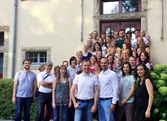 Unser Team: Damit alle Ihre Wünsche in Erfüllung gehen Auf Klassenfahrt mit HEROLÉ: Hier können Sie unser großes Team kennenlernen
