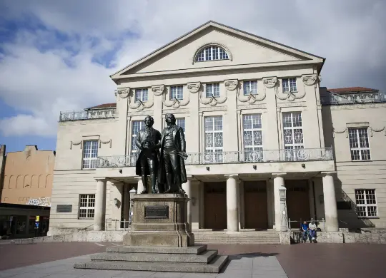 Auf Klassenfahrt mit HEROLÉ: Goethe und Schiller in Weimar.
