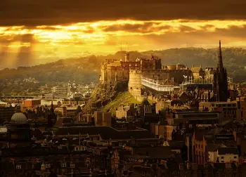 Edinburgh Castle Auf Klassenfahrt mit HEROLÉ: Das Edinburgh Castle thront hoch über der Stadt