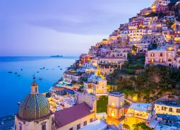 Auf Klassenfahrt mit HEROLÉ: Amalfiküste mit Positano am Golf von Sorrent.