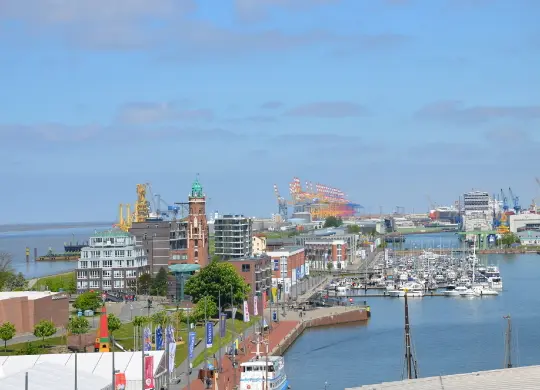 Blick auf den Hafen in Bremerhaven Auf Klassenfahrt mit HEROLÉ: Blick auf den Hafen in Bremerhaven.