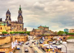 Auf Klassenfahrt mit HEROLÉ: Blick auf Skyline in Dresden.