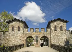 Auf Klassenfahrt mit HEROLÉ: Römerkastell Saalburg in Frankfurt.