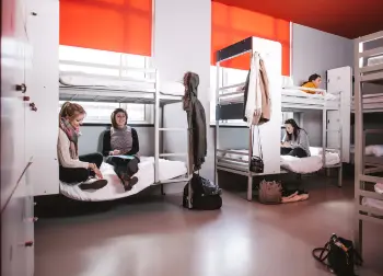 Clink Noord Zimmer in Amsterdam Auf Klassenfahrt mit HEROLÉ: Clink Noord Zimmer in Amsterdam.