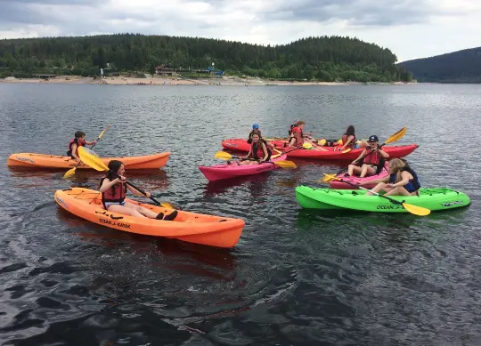 Auf Klassenfahrt mit HEROL&Eacute;: Wassersporttag im Schwarzwald.