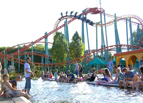 Auf Klassenfahrt mit HEROLÉ: Walibi an der niederländischen Nordseeküste.