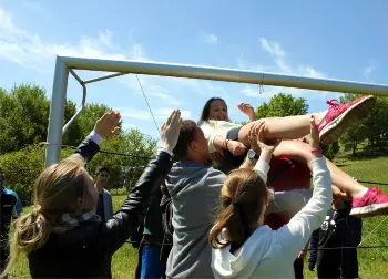 Erlebnispädagogisches Programm in der Rhön Auf Klassenfahrt mit HEROLÉ: Erlebnispädagogisches Programm in der Rhön.