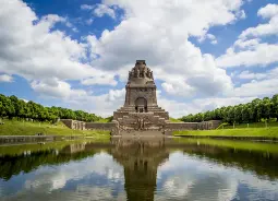 Auf Klassenfahrt mit HEROLÉ: Völkerschlachtdenkmal in Leipzig.