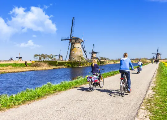 Auf Klassenfahrt mit HEROL&Eacute;: Fahrradtour am Ijsselmeer.