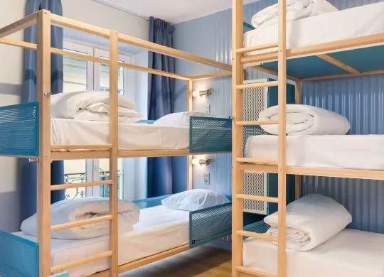 Auf Klassenfahrt mit HEROLÉ: Unterkunft Hostel Ozz an der Côte d'Azur.