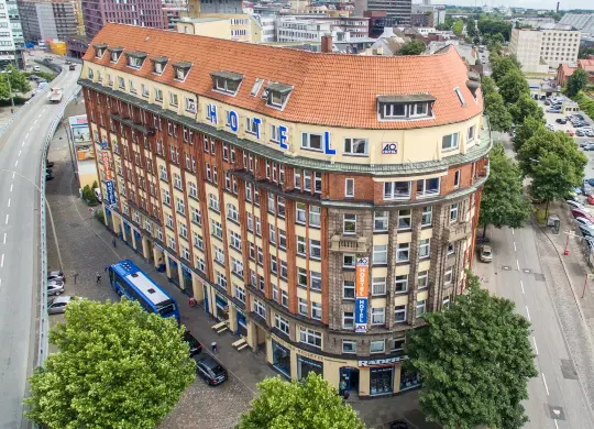 Auf Klassenfahrt mit HEROLÉ: A&O am Hamburger Hauptbahnhof.