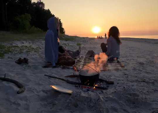 Abend am Strand an der Ostsee Auf Klassenfahrt mit HEROLÉ: Abend am Strand an der Ostsee.