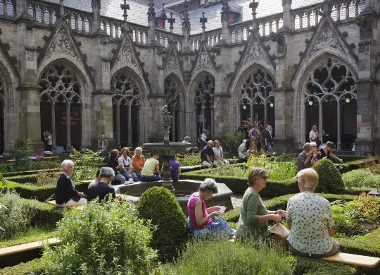 Klosterhof in Utrecht Auf Klassenfahrt mit HEROLÉ: Klosterhof in Utrecht