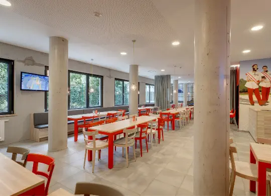 Auf Klassenfahrt mit HEROLÉ: Frühstücksraum im Hotel Meininger Franz in Wien
