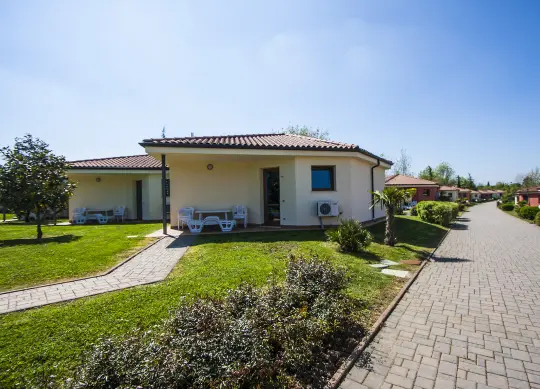 Bungalow im Camping Bella Italia am Gardasee Auf Klassenfahrt mit HEROLÉ: Bungalow im Camping Bella Italia am Gardasee