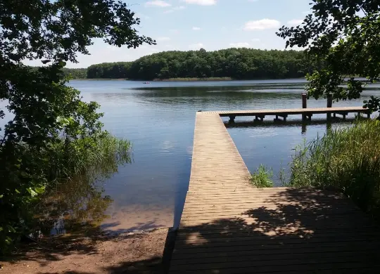 Auf Klassenfahrt mit HEROLÉ: Zugang zum See Jugendherberge Mirow an den Mecklenburger Seen