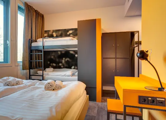 Auf Klassenfahrt mit HEROLÉ: Übernachten Sie im MEININGER Hotel München Olympiapark