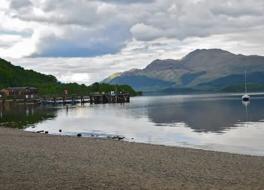 Auf Klassenfahrt mit HEROL&Eacute;: Auf dem malerischen Loch Lomond k&ouml;nnen Sie eine Bootstour unternehmen und anschlie&szlig;end das SEA LIFE besuchen.
