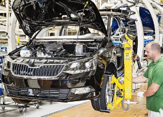Auf Klassenfahrt mit HEROLÉ: Werksführung bei Skoda in Mlada Boleslav als Ausflug ab Prag