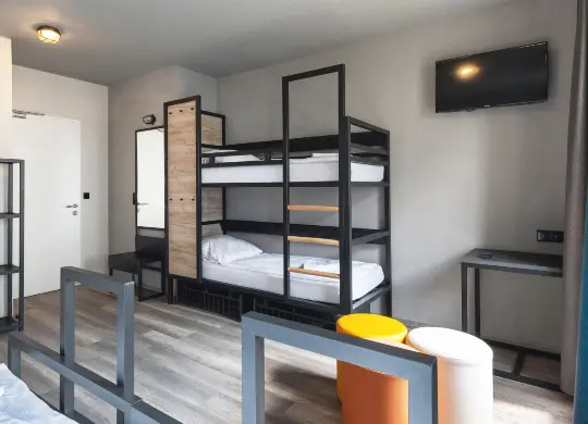 Auf Klassenfahrt mit HEROLÉ: Ein Zimmer im a&o Hostel Nürnberg
