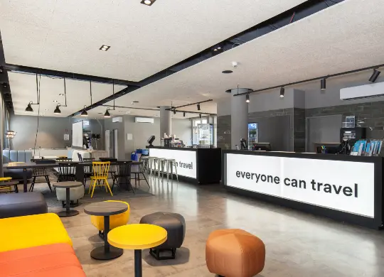 Auf Klassenfahrt mit HEROLÉ:Lobby a&o Hostel Nürnberg