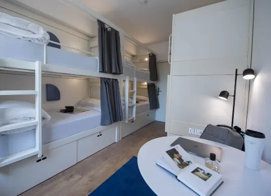 Auf Klassenfahrt mit HEROLÉ: Mehrbettzimmer im room00 Hostel Lissabon