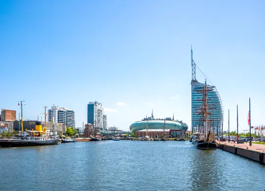 Auf Klassenfahrt mit HEROLÉ: Blick auf den Hafen von Bremerhaven