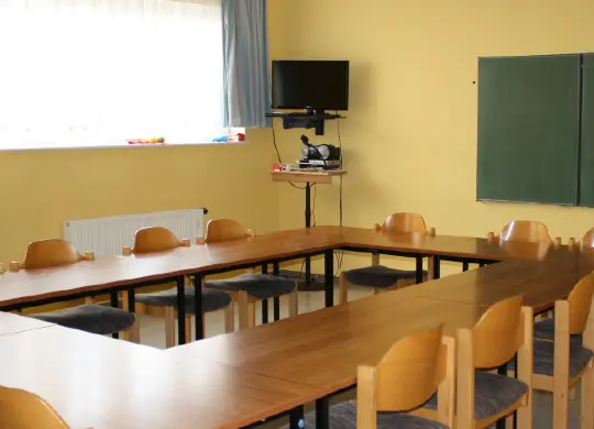 Auf Klassenfahrt mit HEROLÉ: Tagungsraum in der Jugendherberge in Erfurt