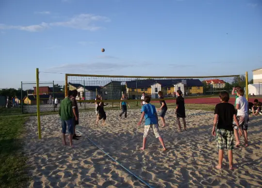 Beachvolleyballfeld im Euroville in Naumburg Auf Klassenfahrt mit HEROLÉ: Beachvolleyballfeld im Euroville in Naumburg
