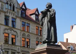 Auf Klassenfahrt mit HEROLÉ: Lutherdenkmal in Erfurt