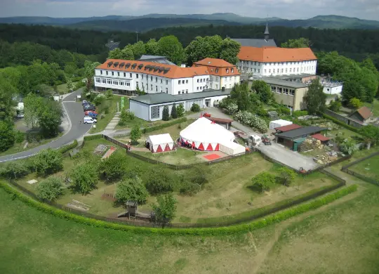 Auf Klassenfahrt mit HEROLÉ: Jugendbildungsstätte Volkersberg in der Rhön