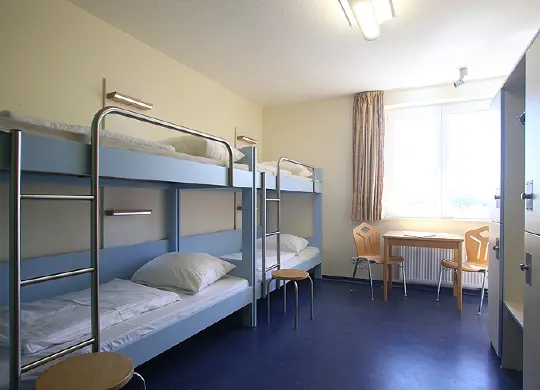 Auf Klassenfahrt mit HEROLÉ: Zimmerbeispiel in der Jugendherberge Warnemünde