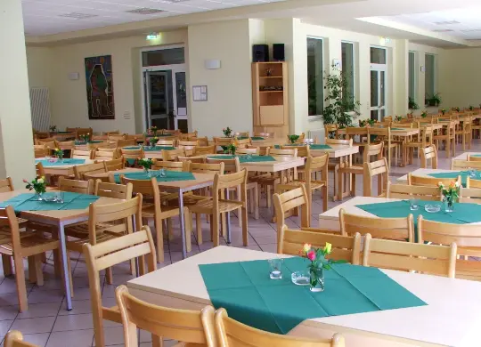 Auf Klassenfahrt mit HEROLÉ: Speisesaal in der Jugendherberge Schierke im Harz