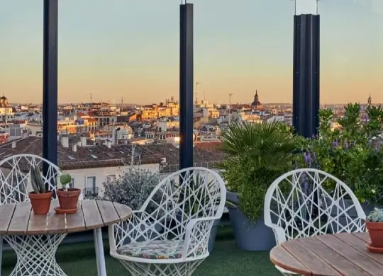 Auf Klassenfahrt mit HEROLÉ: Rooftop mit Blick im Generator Madrid