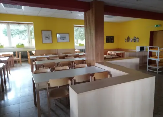 Auf Klassenfahrt mit HEROLÉ: Speisesaal in der DJH Oberbernhards Rhön
