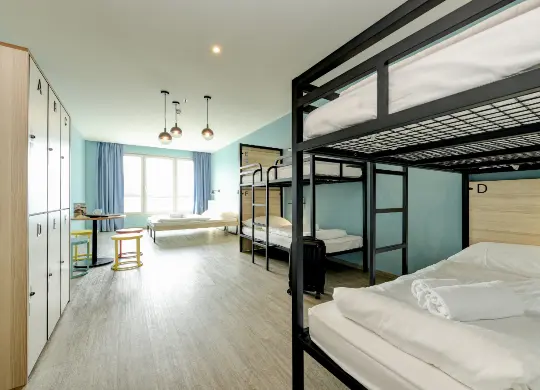 Auf Klassenfahrt mit HEROLÉ: 6-Bett-Zimmer im MEININGER Hotel Venezia Mestre in Venedig