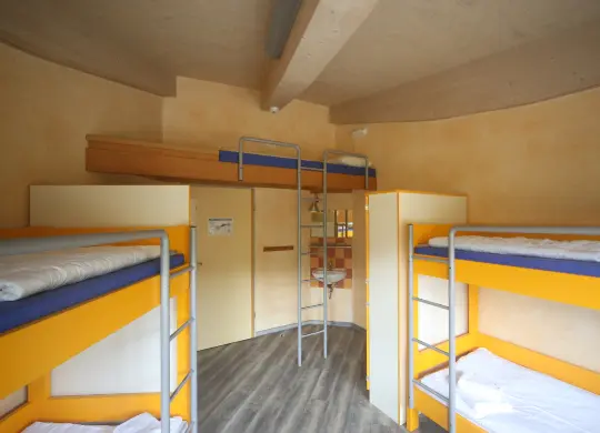 Auf Klassenfahrt mit HEROLÉ: Mehrbettzimmer der Jugendherberge Mirow, Mecklenburger Seen