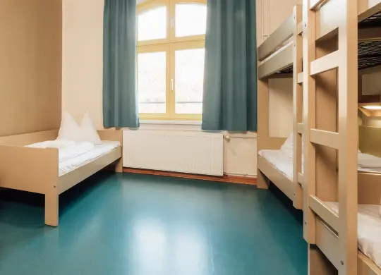 Auf Klassenfahrt mit HEROLÉ: Mehrbettzimmer der Jugendherberge Greifswald