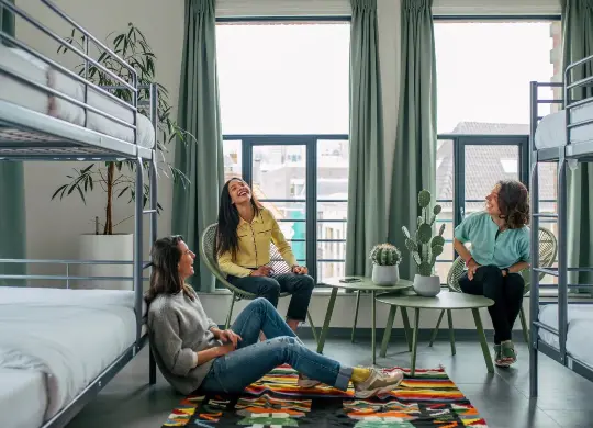 Auf Klassenfahrt mit HEROLÉ: Zimmerbeispiel im Pink Flamingo Hostel in Den Haag