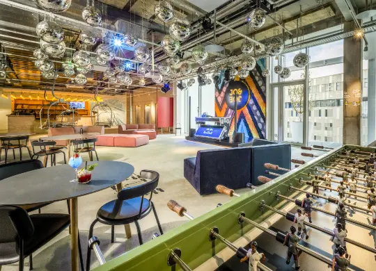 Auf Klassenfahrt mit HEROLÉ: Happy House im Jo&Joe Vienna in Wien